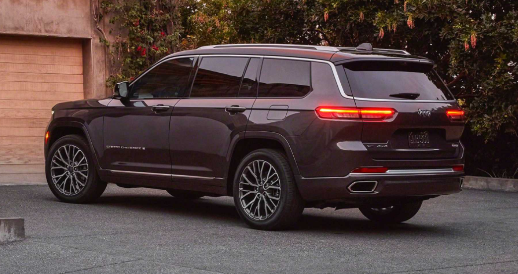 2024 Jeep Cherokee Back View