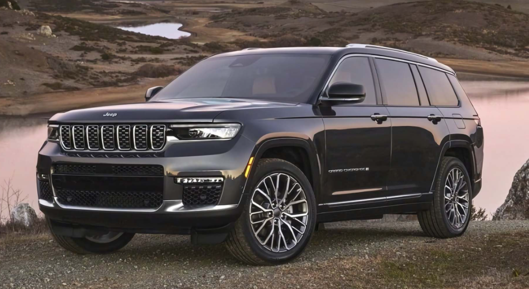 2024 Jeep Cherokee Front View