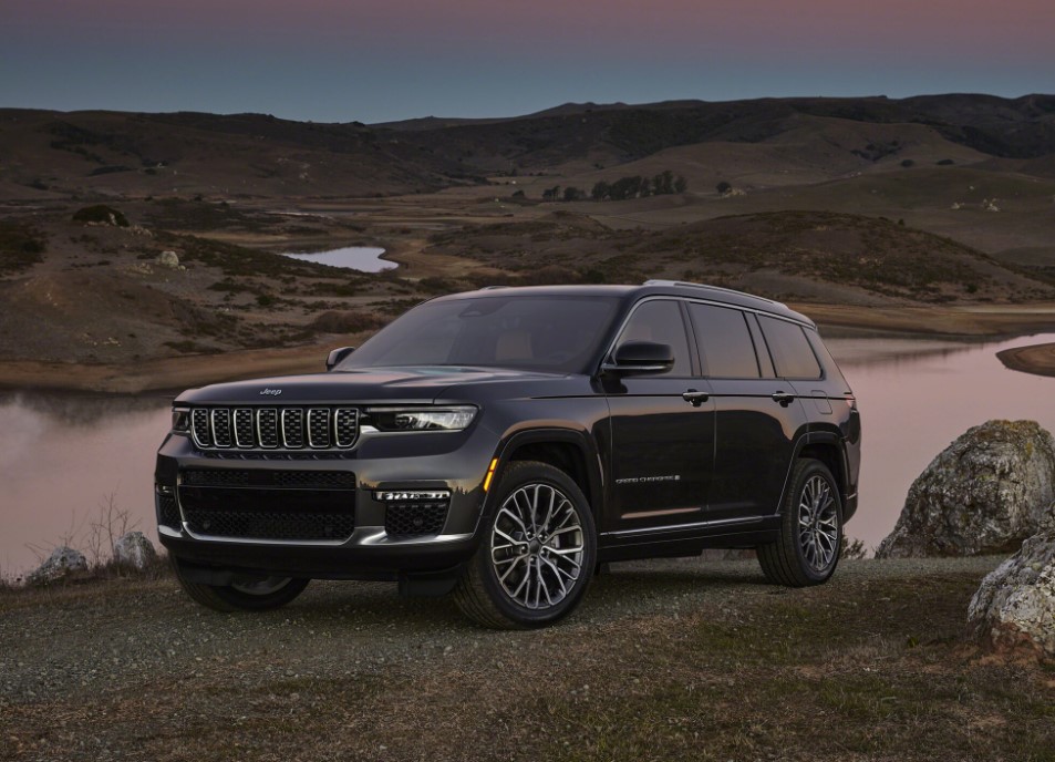2024 Jeep Cherokee X 4x4 Front View