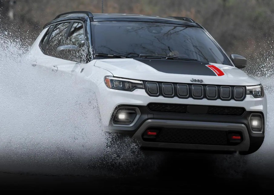 2025 Jeep Compass Trailhawk Front View