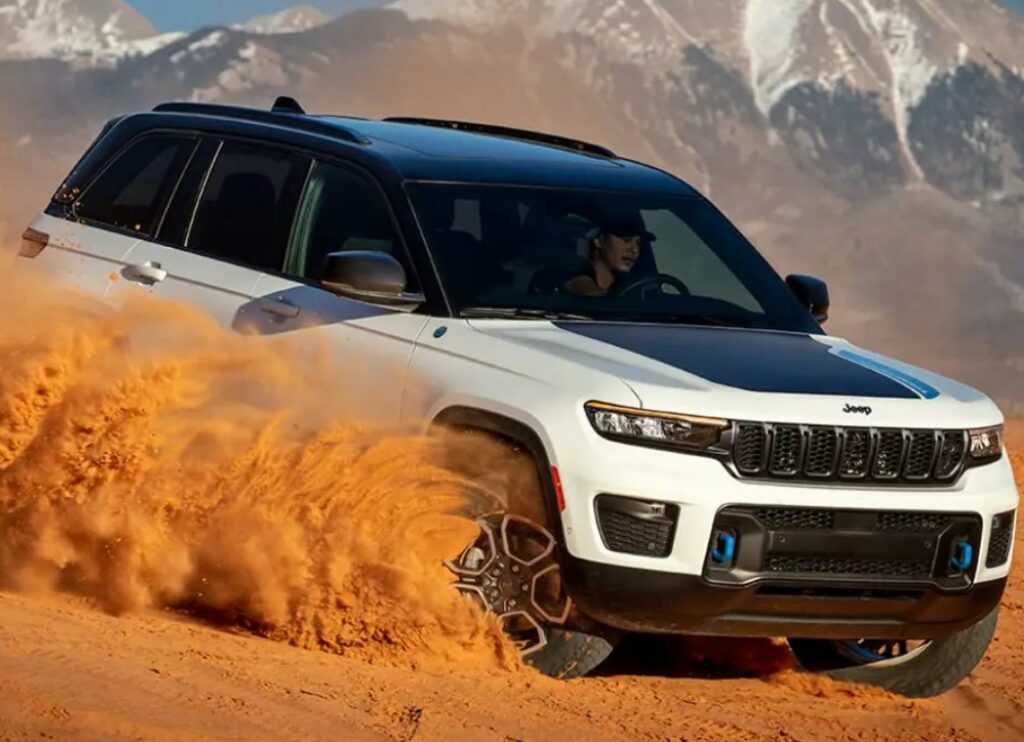 2025 Jeep Grand Cherokee Limited Front View