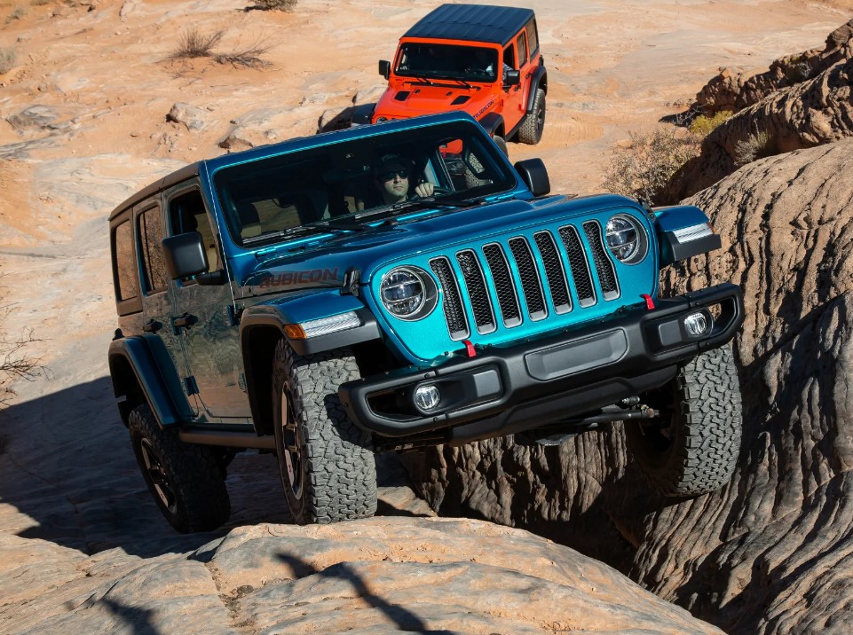 2025 Jeep Wrangler Sahara Altitude Front View